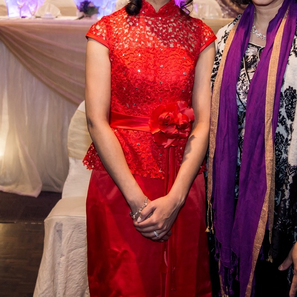 Red Dress for Traditional Tea Ceremony - Picture 5 of 5